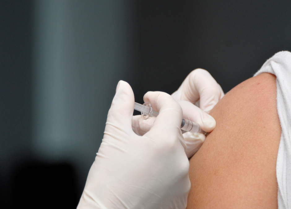 ESTRATEGIA CAPULLO: Vacuna ANTI SARS-CoV-2 en Cuidadores y Contactos de niños, niñas y adolescentes con Cáncer